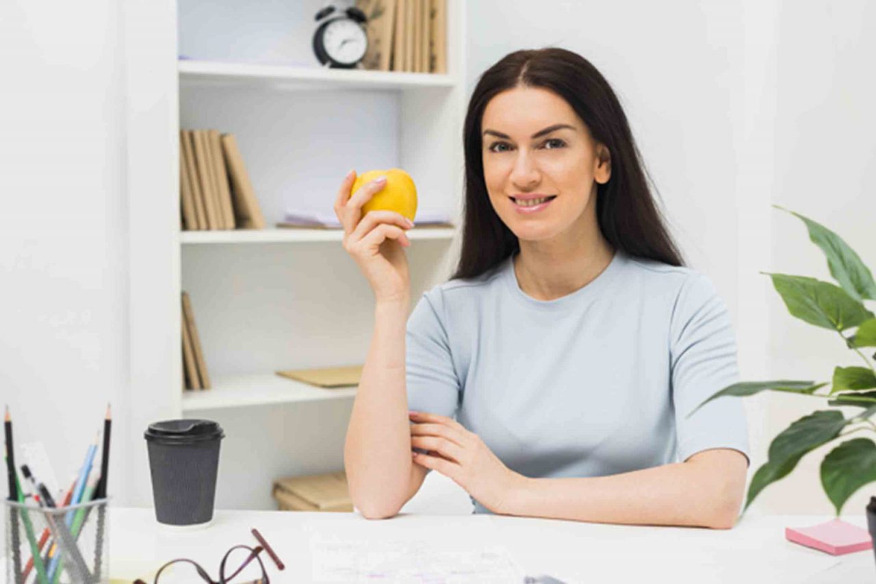 5-simple-healthy-eating-hacks-for-office-goers-1280x853.jpg
